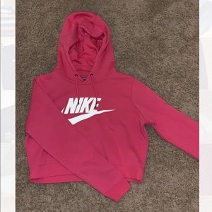 pink nike crop top